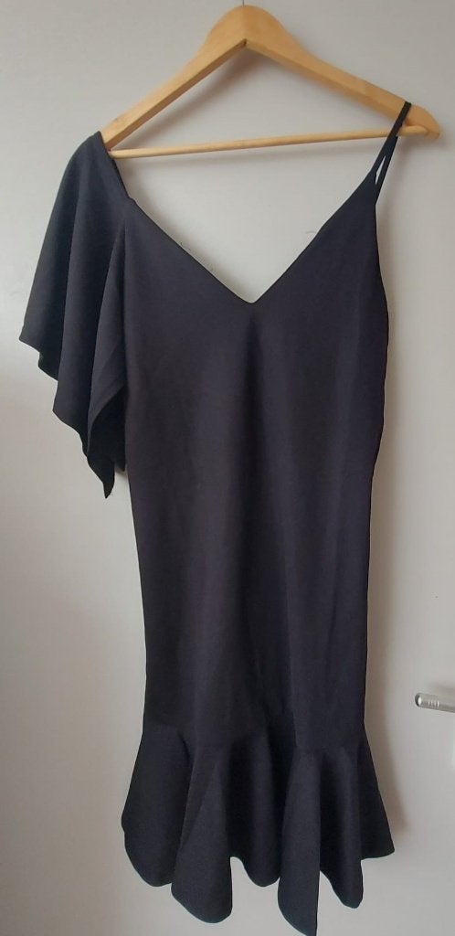 Zwarte Zara mini-jurk met ruches en één mouw, maat S, Ophalen of Verzenden, Zo goed als nieuw, Maat 36 (S), Boven de knie