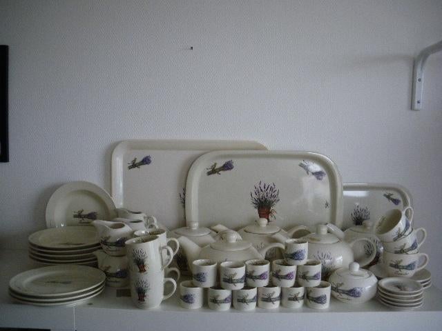 Jet Lavender servies, Ophalen of Verzenden, Zo goed als nieuw, Bord(en), Wedgwood