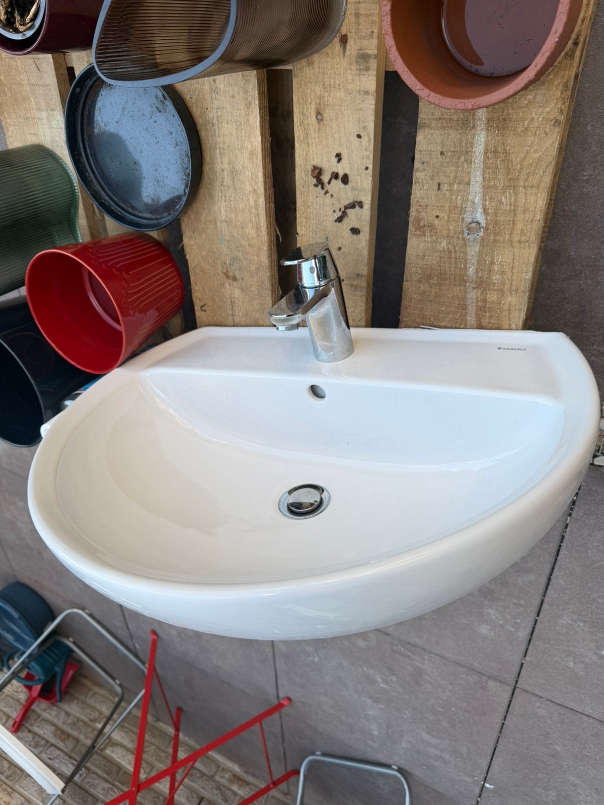 Geberit wasbak met grohe kraan, Ophalen, 50 tot 100 cm, Zo goed als nieuw, Minder dan 100 cm
