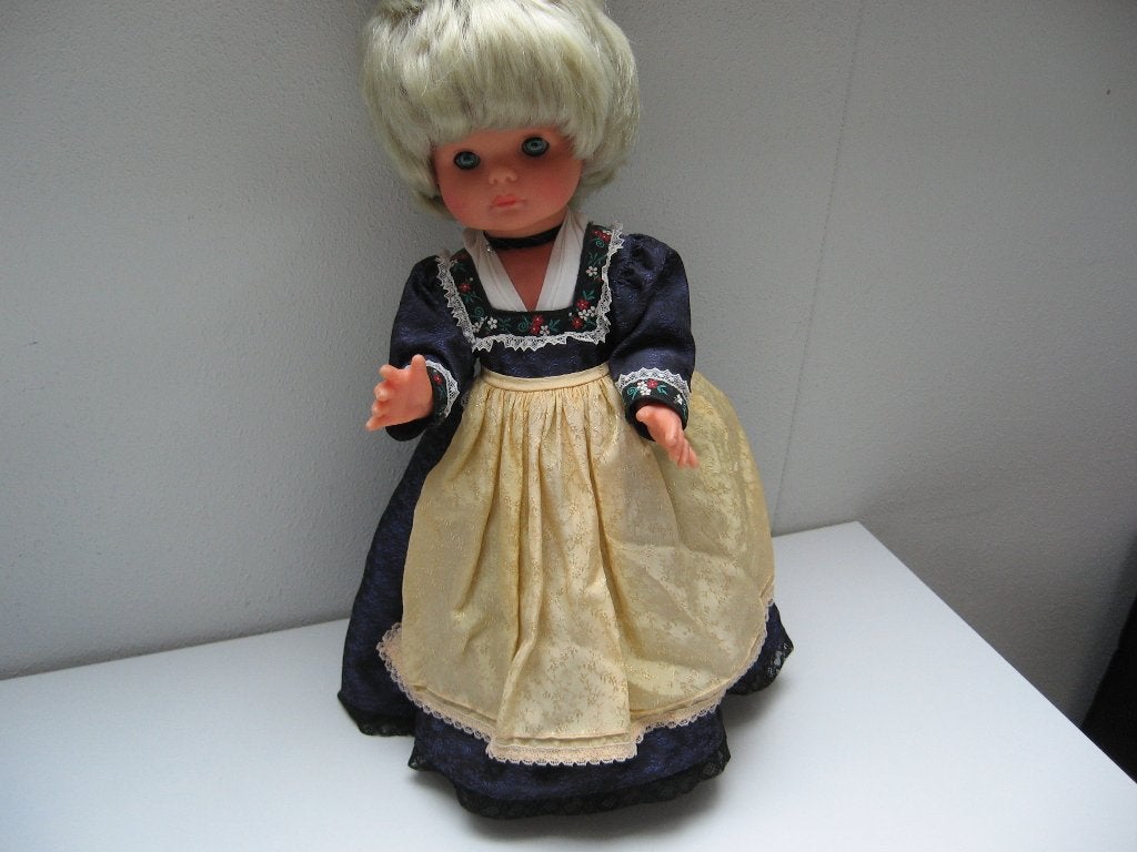 Oude gemerkte pop m slaap oogjes ingeplant haar 45 cm €20,-, Verzamelen, Ophalen of Verzenden, Zo goed als nieuw, Pop