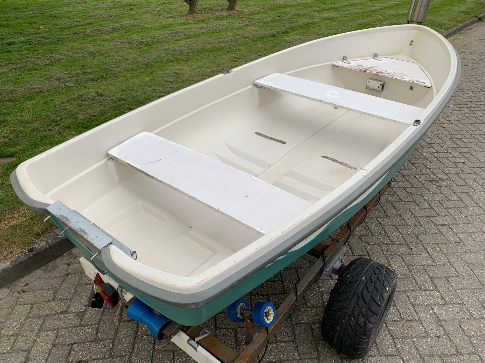 Terhi 385 visboot toerboot, Ophalen, Gebruikt, Motor en Techniek