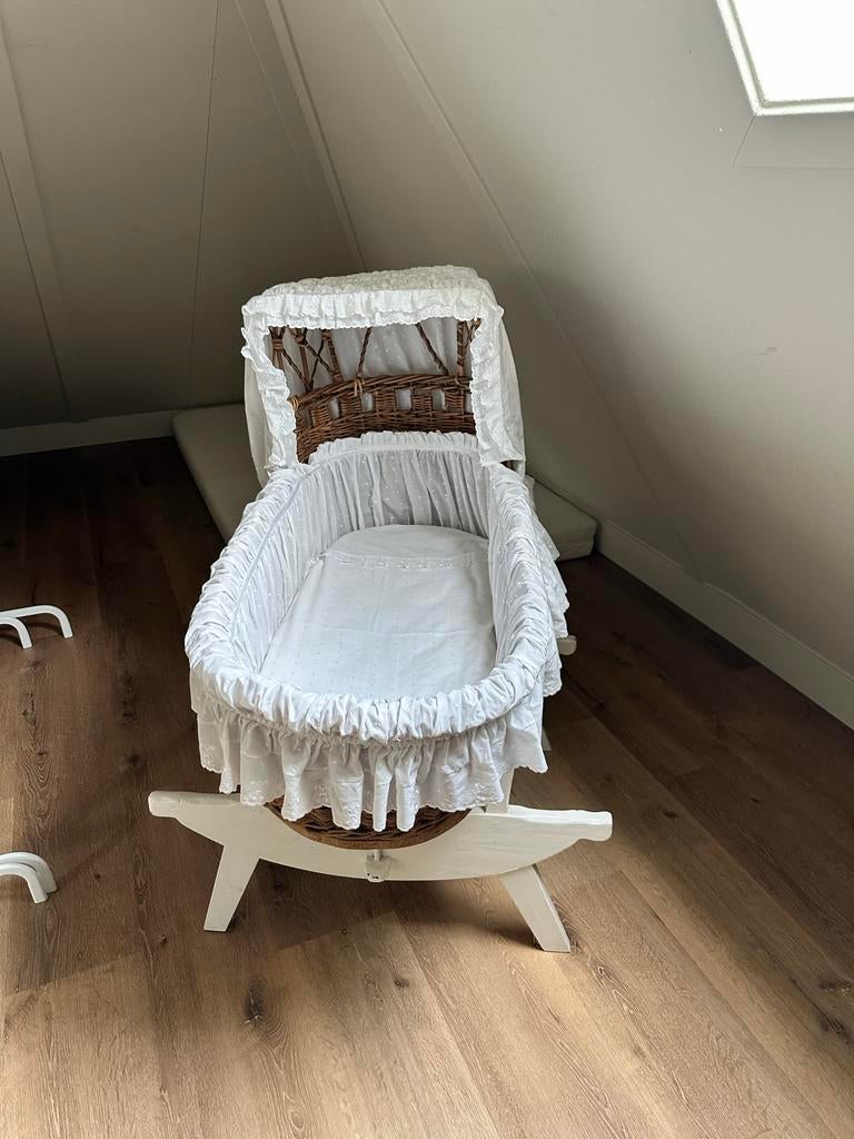 Antieke brocante wieg met bekleding, Ophalen, Gebruikt, Wieg