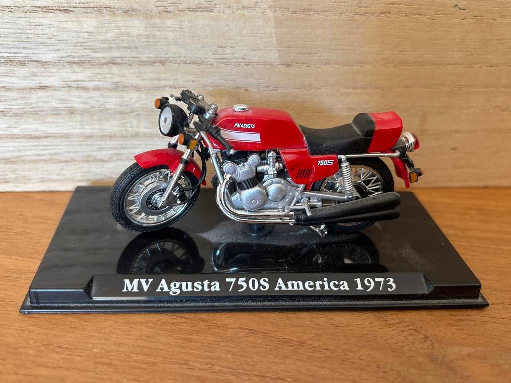 MV Agusta 750S America 1973 Modelmotor, Overige merken, 1:50 of kleiner, Overige typen, Ophalen of Verzenden