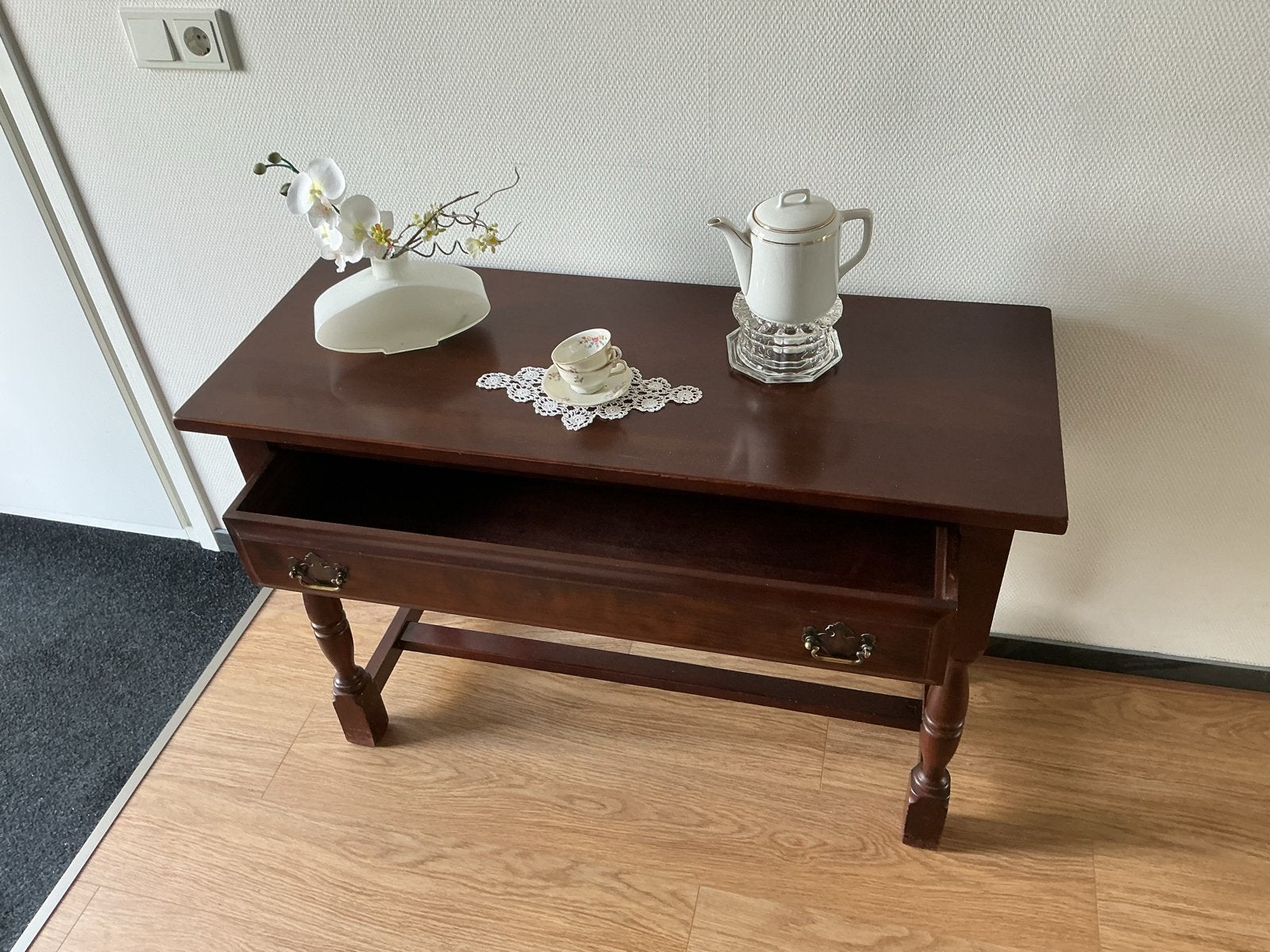 ANTIEKE  kersenhouten sidetable met handige lade, Ophalen