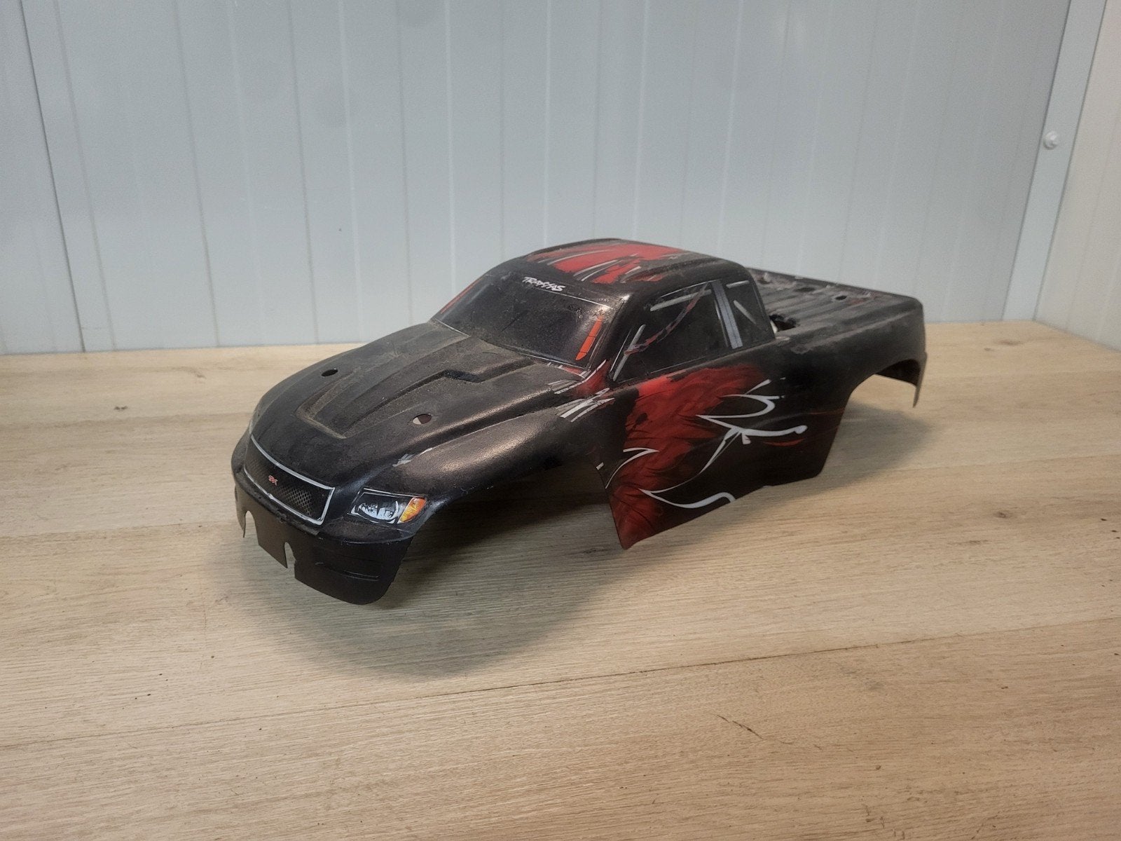 traxxas revo body 1/8, Ophalen of Verzenden, Zo goed als nieuw, Onderdeel