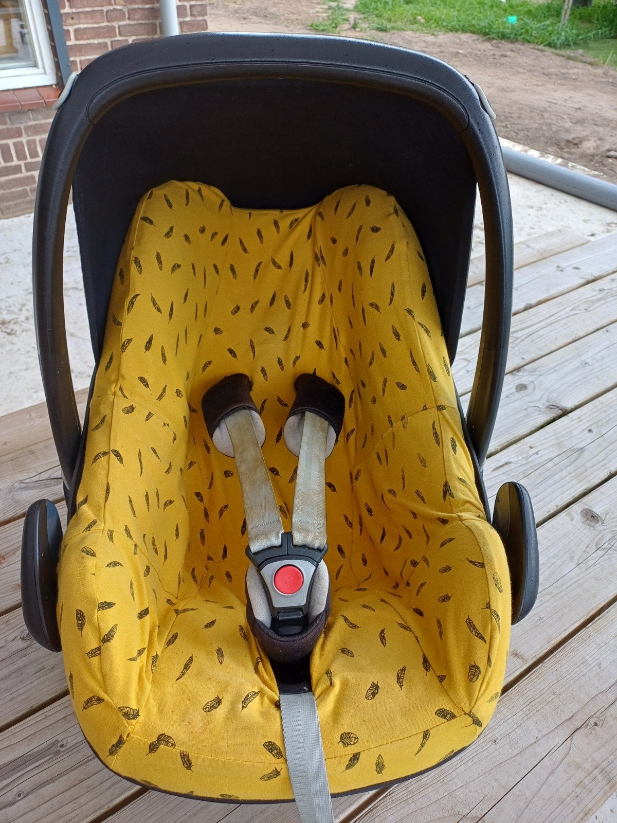 Maxi-Cosi met okergele hoes en verkleiner, Kinderen en Baby's, Autostoeltjes, Ophalen of Verzenden, 0 t/m 13 kg, Maxi-Cosi, Gebruikt