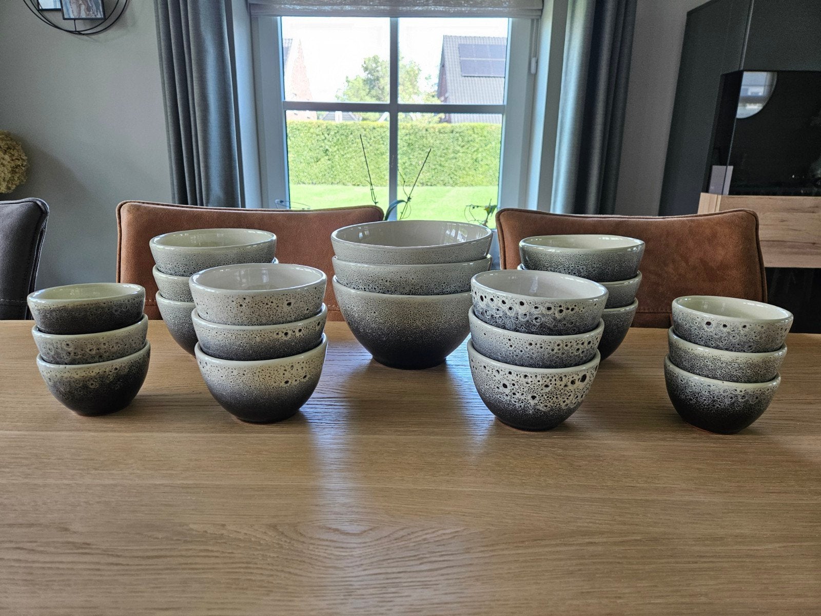 Nieuwstaat Kommen set - 21 stuks - Zwart/Wit, Huis en Inrichting, Ophalen, Keramiek, Zo goed als nieuw, Kom(men)