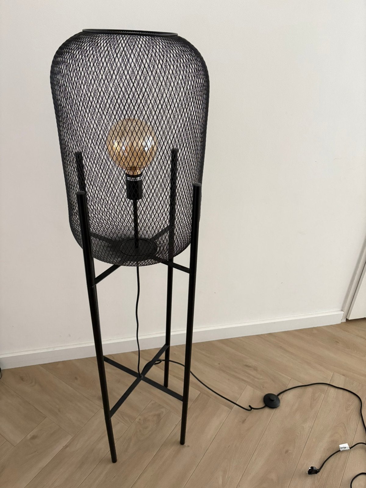 Zwarte metalen vloerlamp met gaasdesign -136, Ophalen, 100 tot 150 cm, E27 (groot), Zo goed als nieuw