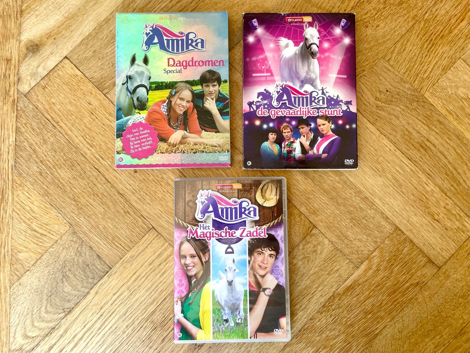 3x Amika films op DVD (nette staat, met NL), Alle leeftijden, Zo goed als nieuw, Dieren, Film