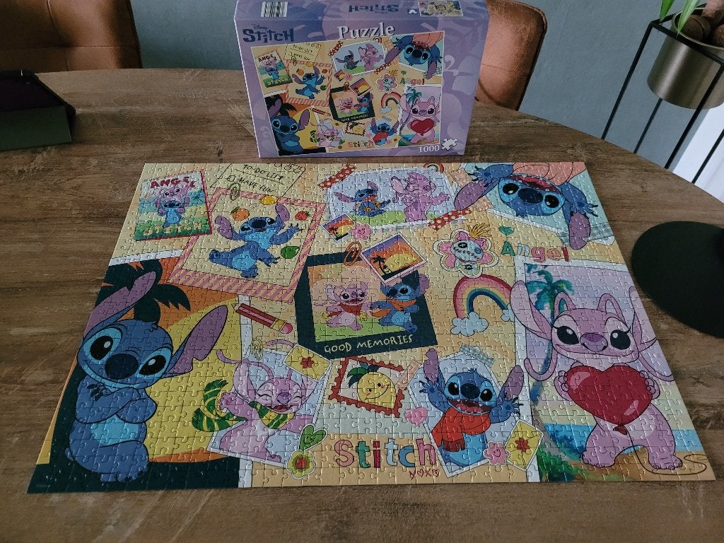 STITCH puzzel van 1000 stukjes van ALDI kost 3,50, Ophalen of Verzenden, 500 t/m 1500 stukjes, Zo goed als nieuw, Legpuzzel