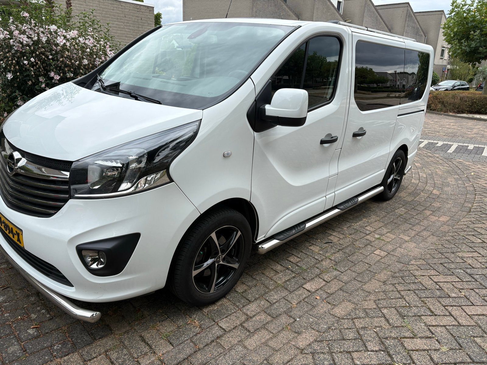 Opel Vivaro 1.6 D 2016 bi-turbo rolstoelbus, Voorwielaandrijving, Euro 5, Stof, 4 stoelen