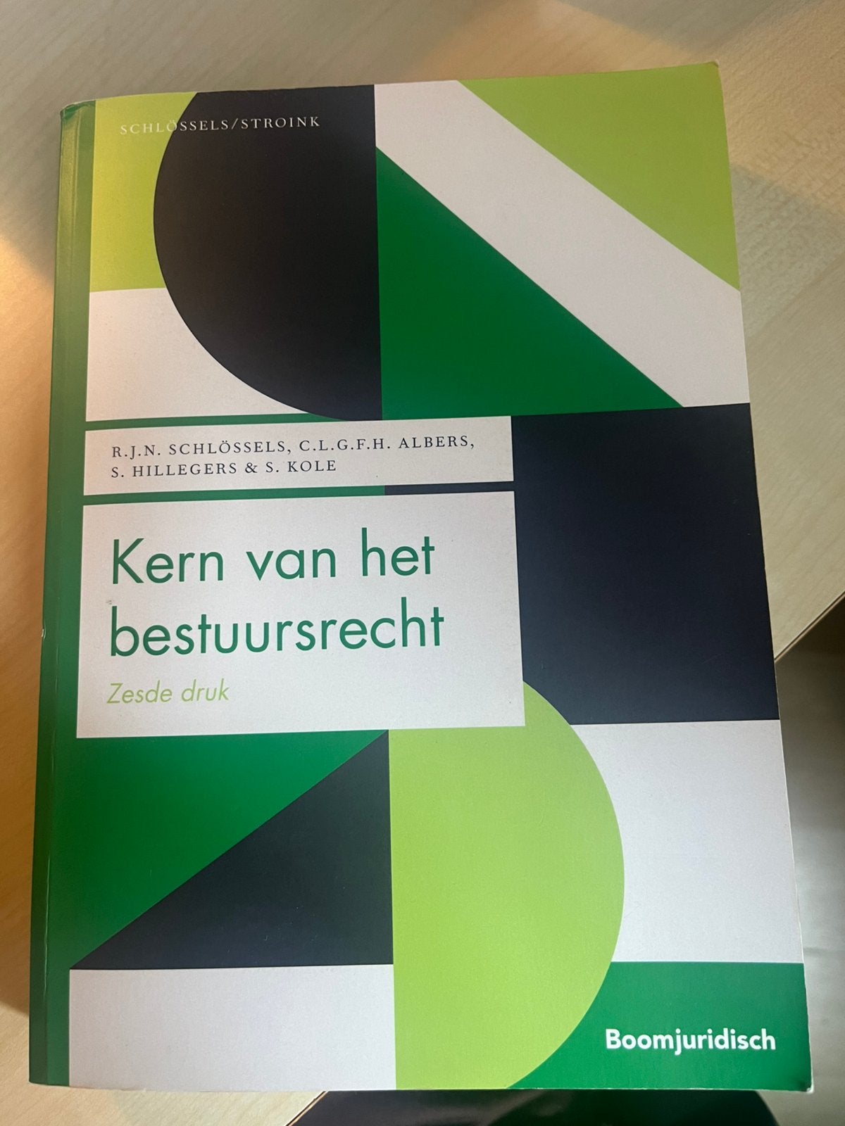 Kern van het Bestuursrecht, Ophalen of Verzenden, Alpha, Zo goed als nieuw, WO