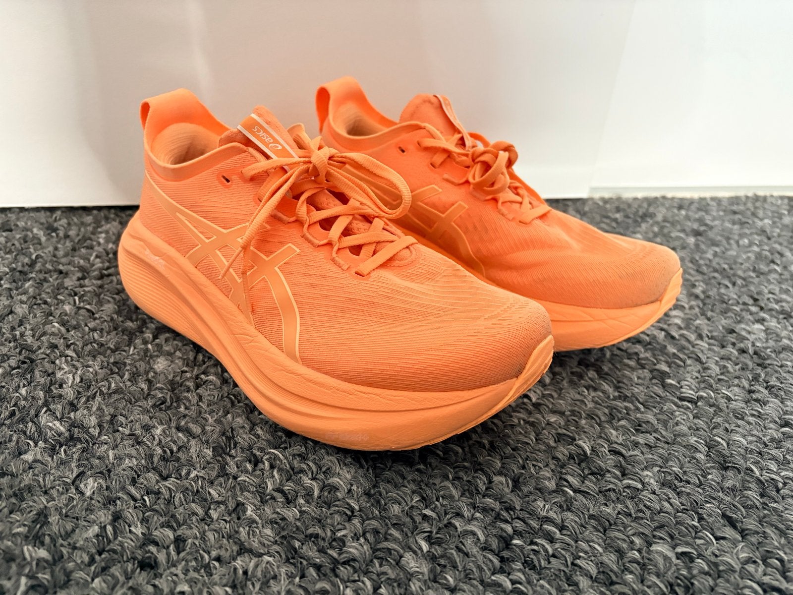 ASICS gel nimbus - Maat 42.5, Sportschoenen, Oranje, Ophalen of Verzenden, Zo goed als nieuw