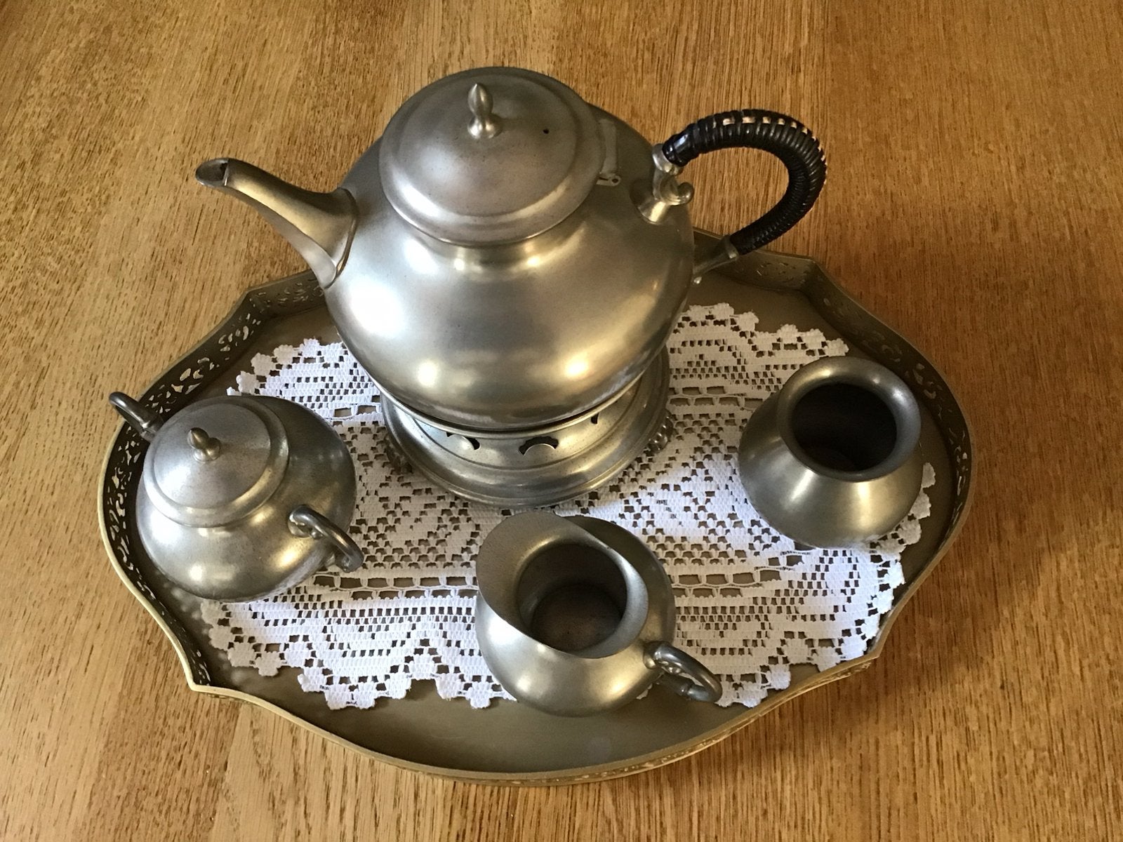 Mooi tinnen servies, Verzenden