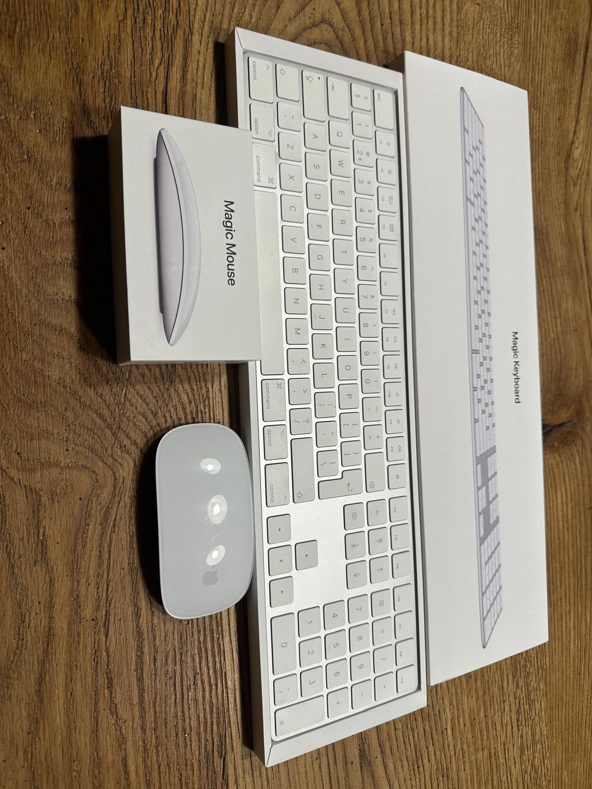 Apple magic mouse en toetsenbord, Ophalen, Toetsenbord en muis-set, Zo goed als nieuw, Draadloos