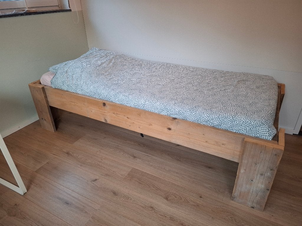 2x éénpersoons, steigerhout. Incl. Lattenbodem en matras, Ophalen, 90 cm, Eenpersoons, Steigerhout