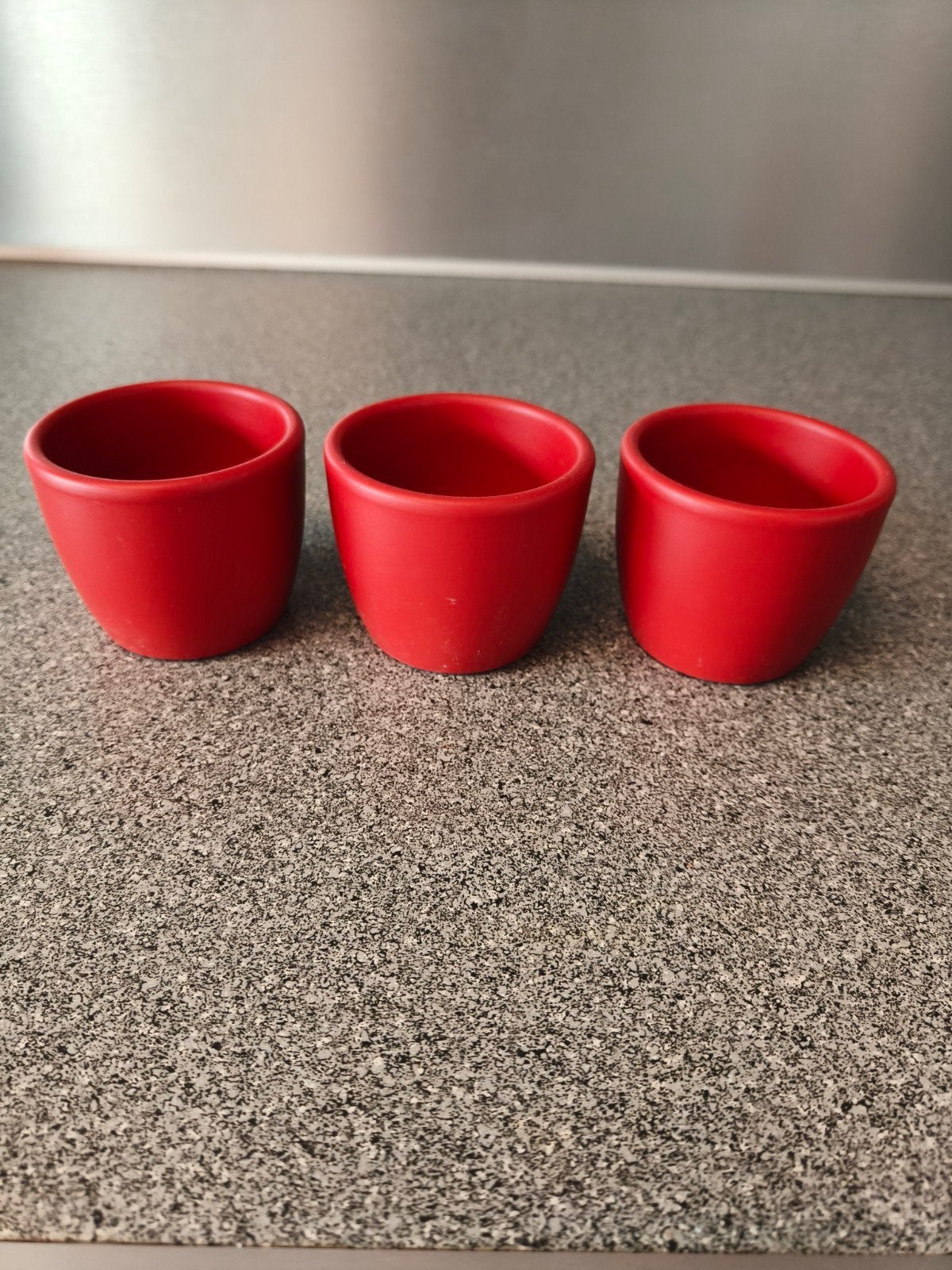 3 kleine rode bloempotjes, Rond, Ophalen of Verzenden, Zo goed als nieuw, Aardewerk
