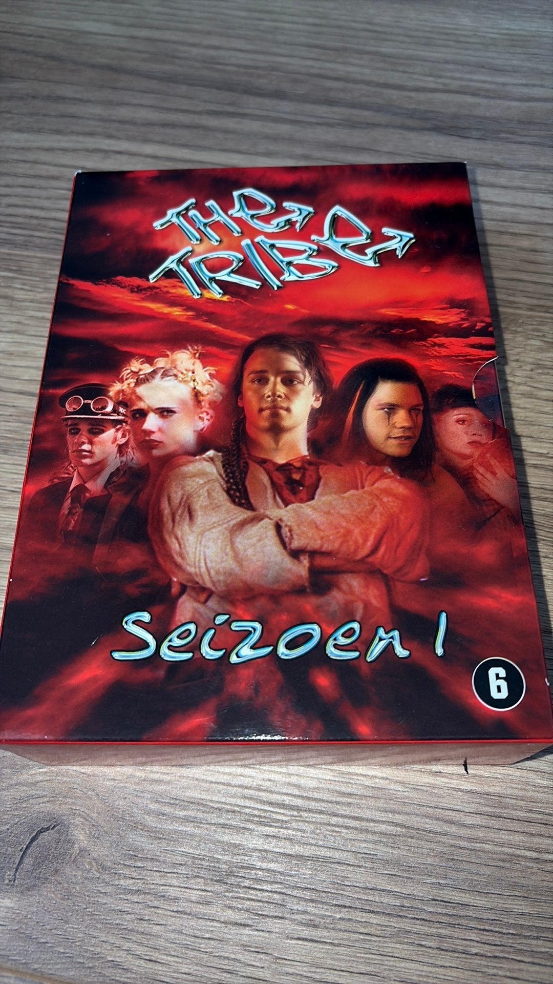 The Tribe seizoen 1 op dvd., Cd's en Dvd's, Ophalen of Verzenden, Zo goed als nieuw