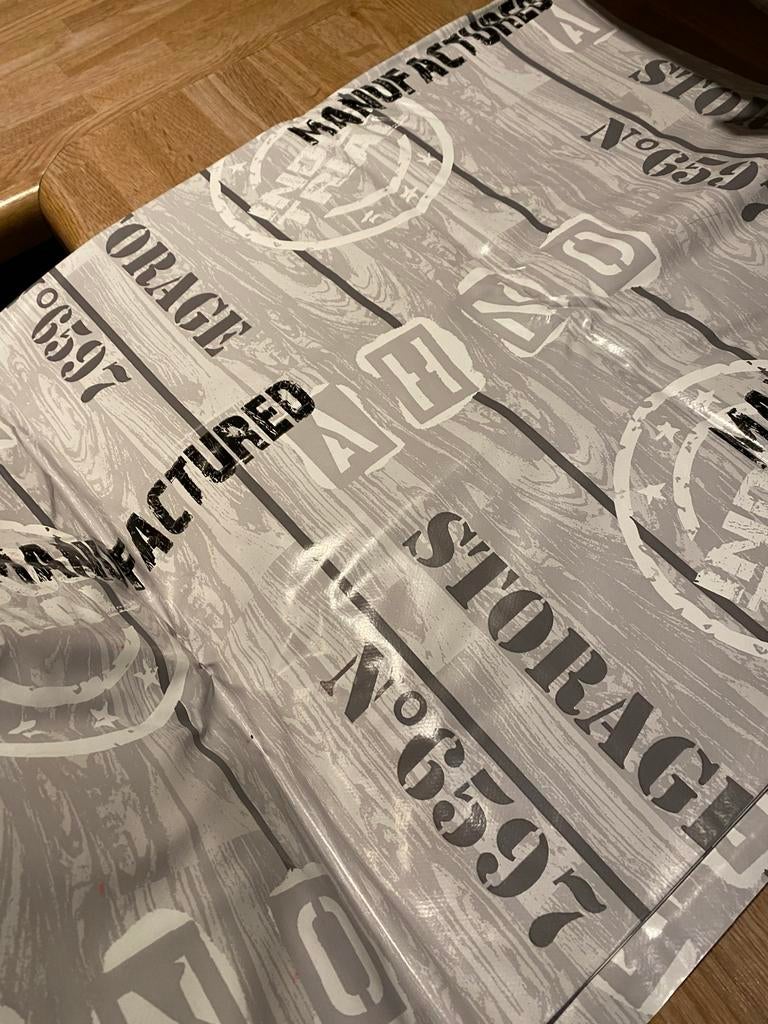 2 vinyl tafelkleden / beschermkleden, Huis en Inrichting, Tafelkleden, Ophalen of Verzenden, Gebruikt, Rechthoek, Binnen