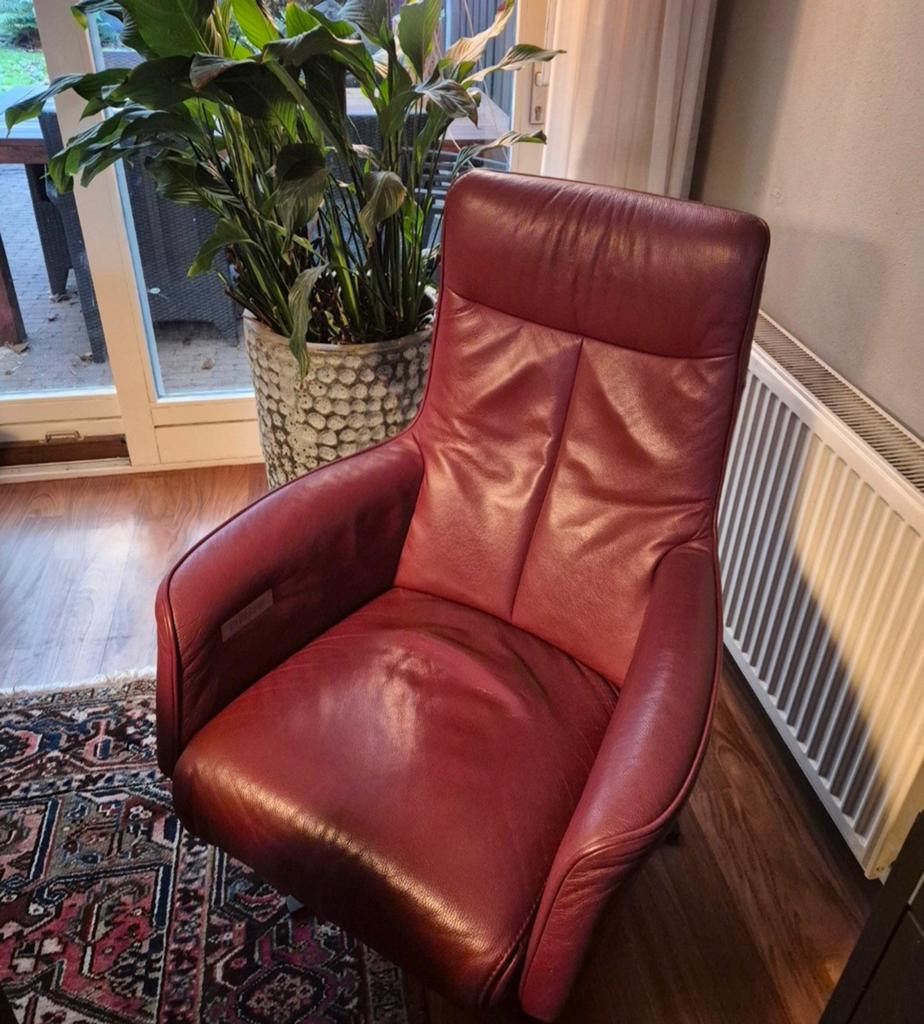 Wijnrode leren relaxfauteuil pro 082 Twice de Toekomst, Ophalen, Zo goed als nieuw, 75 tot 100 cm, 50 tot 75 cm