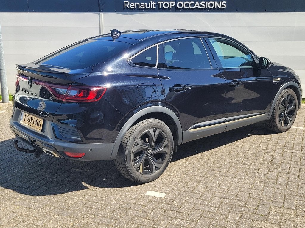 Renault Arkana 1.6 E-Tech hybrid 145 E-Tech engineered | Bos, Auto's, Arkana, Gebruikt, Met garantie (alle), Zwart