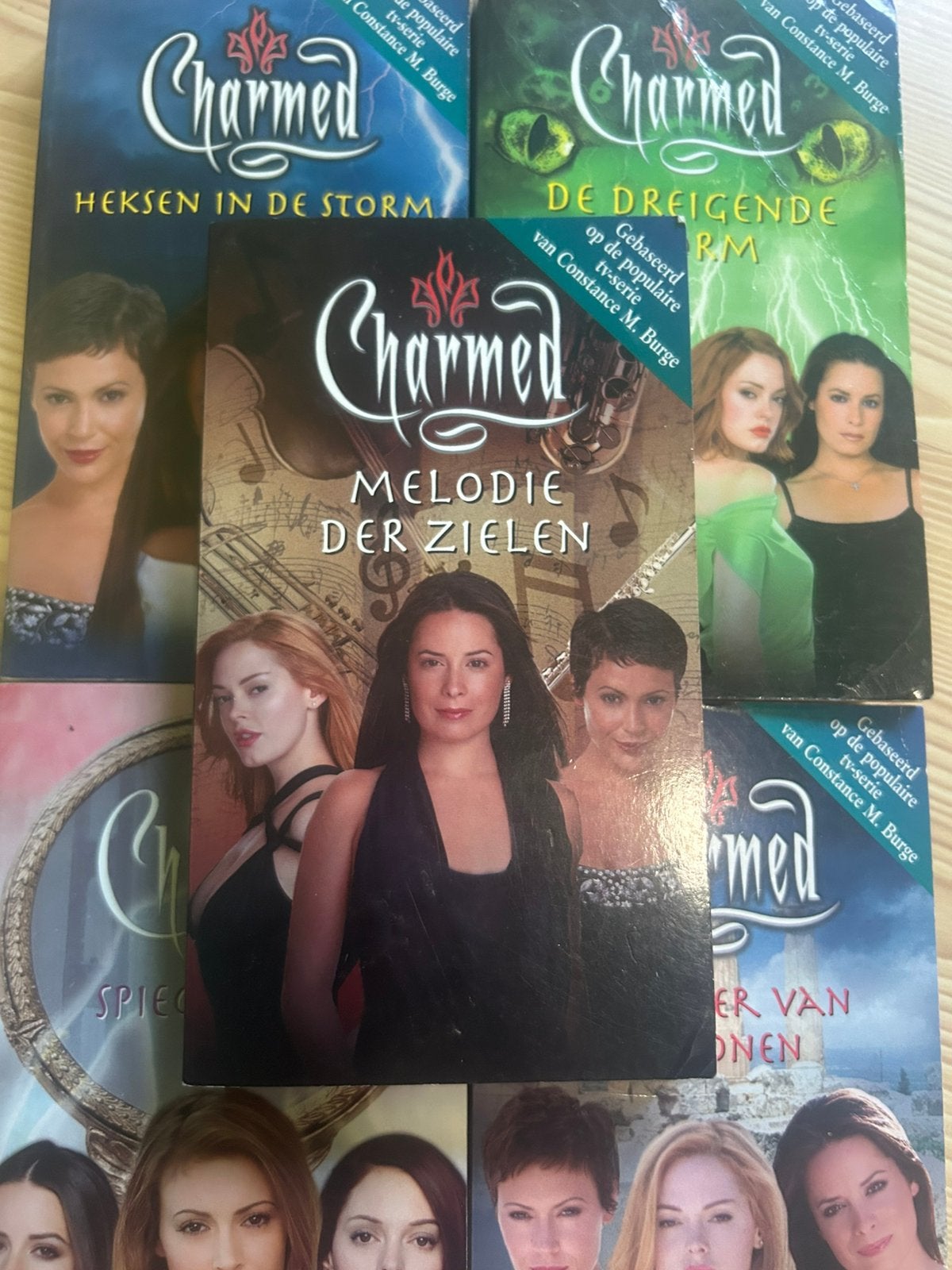 GRATIS CHARMED BOEKEN, Boeken, Ophalen, Zo goed als nieuw