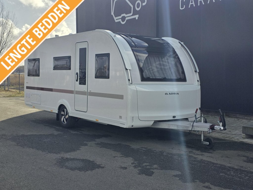 Adria Adora 532 UL, Rondzit, Bedrijf, Adria, 6 tot 7 meter