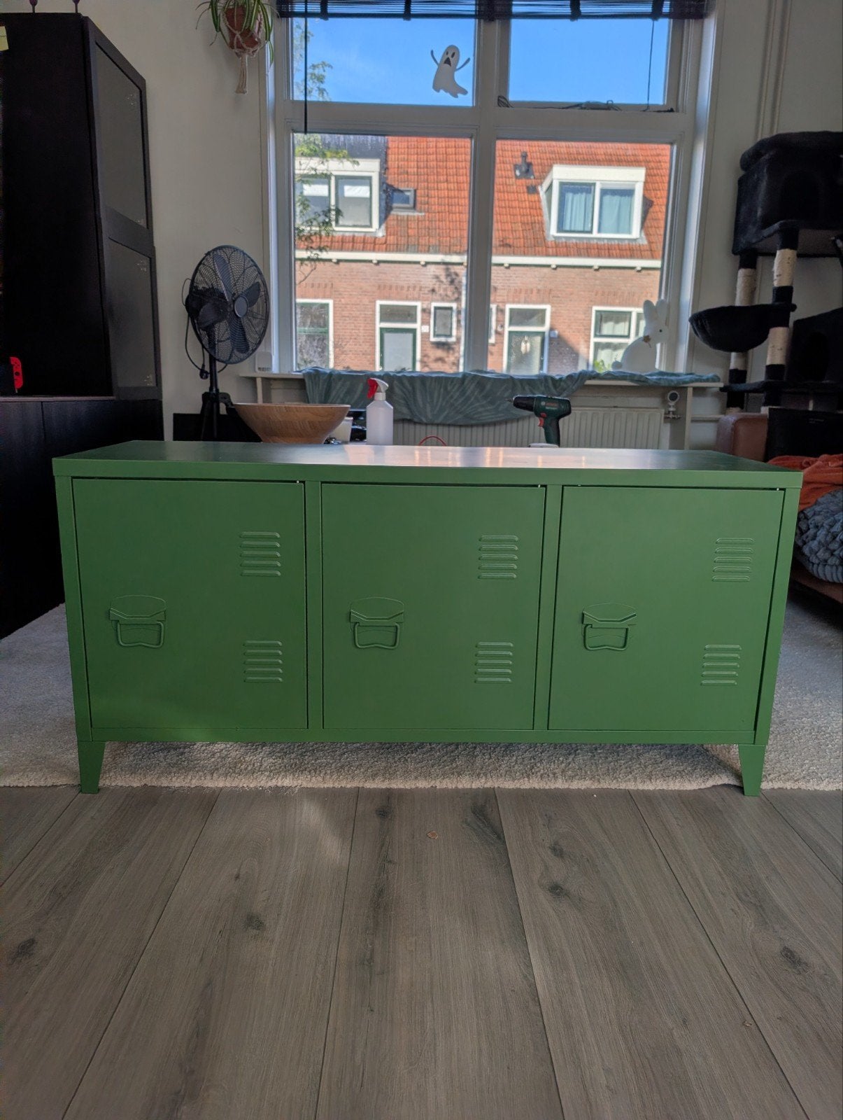 Groene locker tv-meubel - 120B x 40D x 59H, Ophalen, Gebruikt, 100 tot 150 cm, Industrieel, Modern
