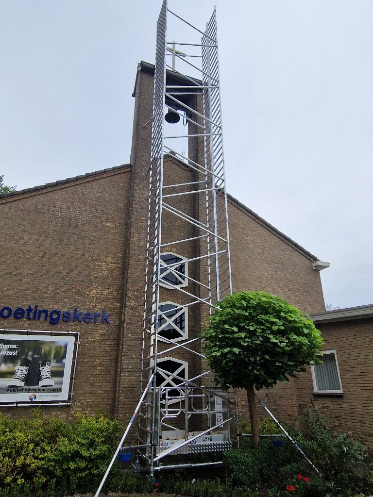 ELEKTRISCHE ROLSTEIGERLIFT TYPE S – WERK SNELLER EN LICHTER