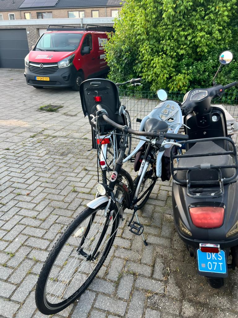 Gratis ophalen Fiets met achterzitje, Achterzitje, 9 t/m 18 kg, Ophalen of Verzenden, Gebruikt