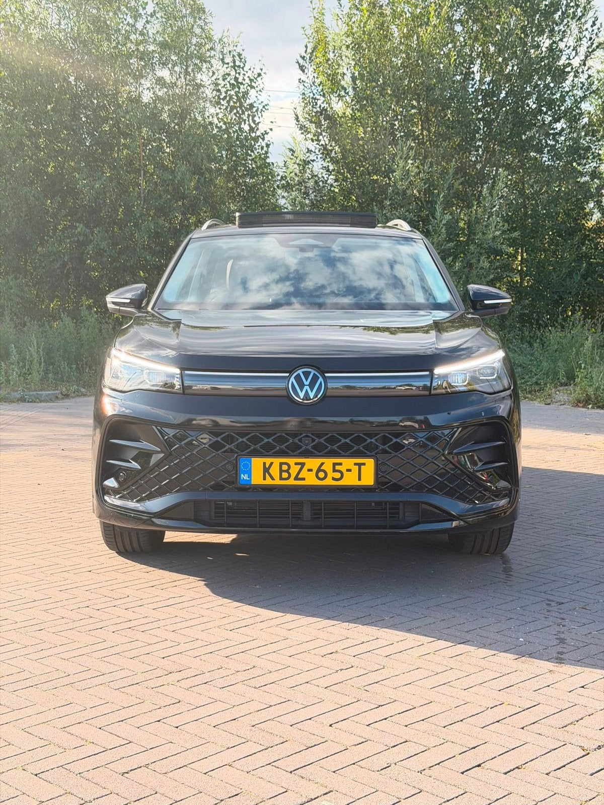 Volkswagen Tiguan 2024 | R-Line kit | Leder | Pano | Massage, 1498 cc, 4 cilinders, 1600 kg, SUV of Terreinwagen