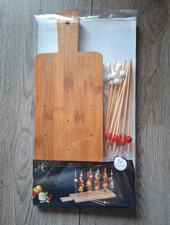 Borrelplank set bamboe met 15 tapasprikkers, Snij-/serveerplank, Ophalen of Verzenden, Nieuw, Hout