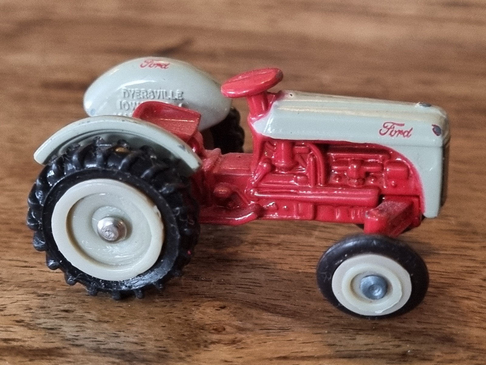 Ford Dyersville Iowa Tractor - mini, Ophalen of Verzenden, Gebruikt