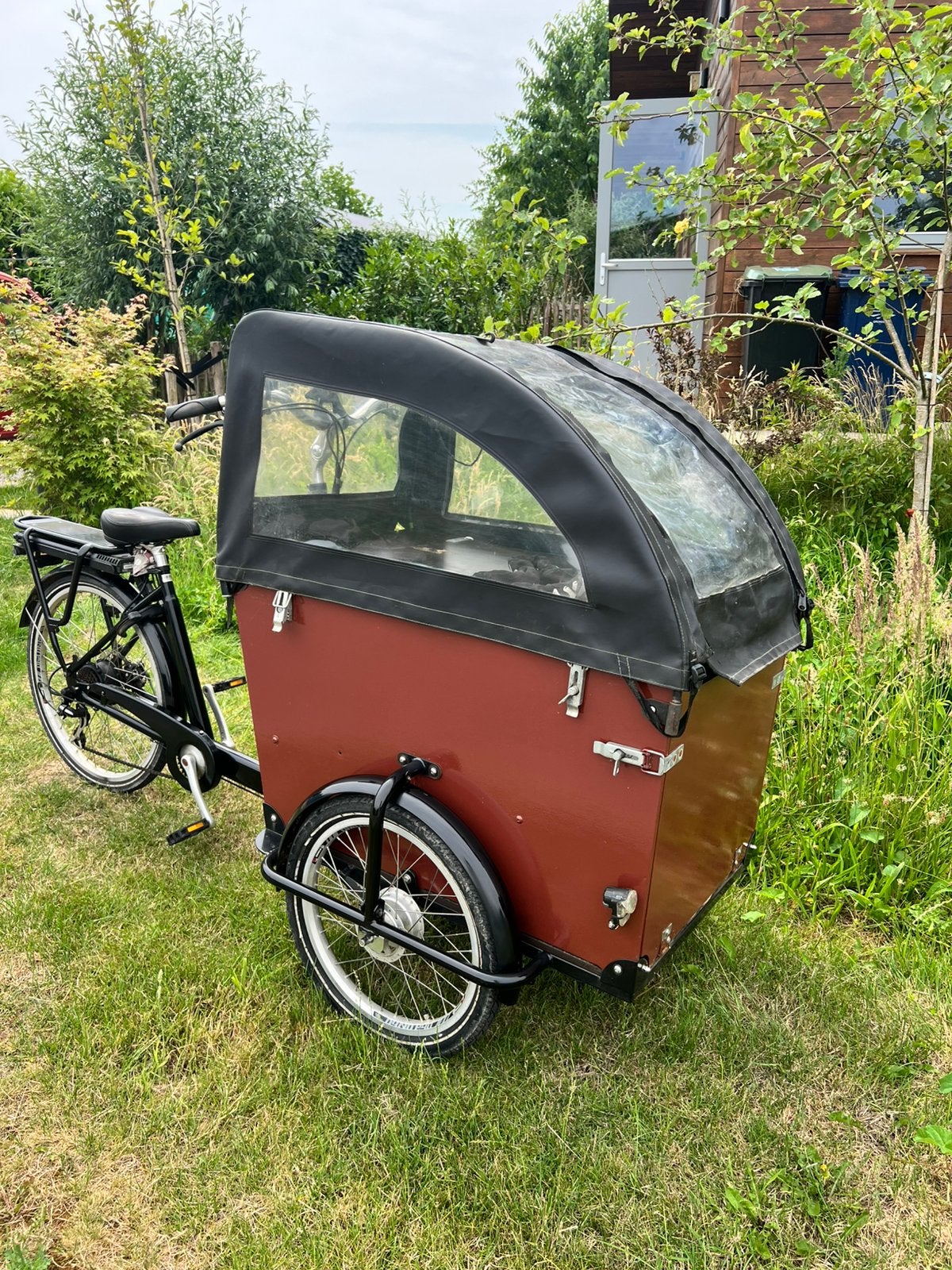 Babboe Dog-E elektrische bakfiets / electric cargo bike, Gebruikt, 3 kinderen, Huif, Trommelrem