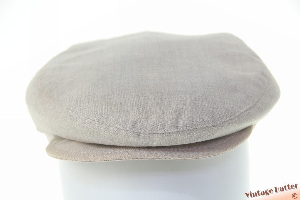 Vintage platte pet BDP ecru linnen-achtig met drukknoop 57, B.D.P., Ophalen of Verzenden, Pet, 57 cm (M, 7⅛ inch) of minder