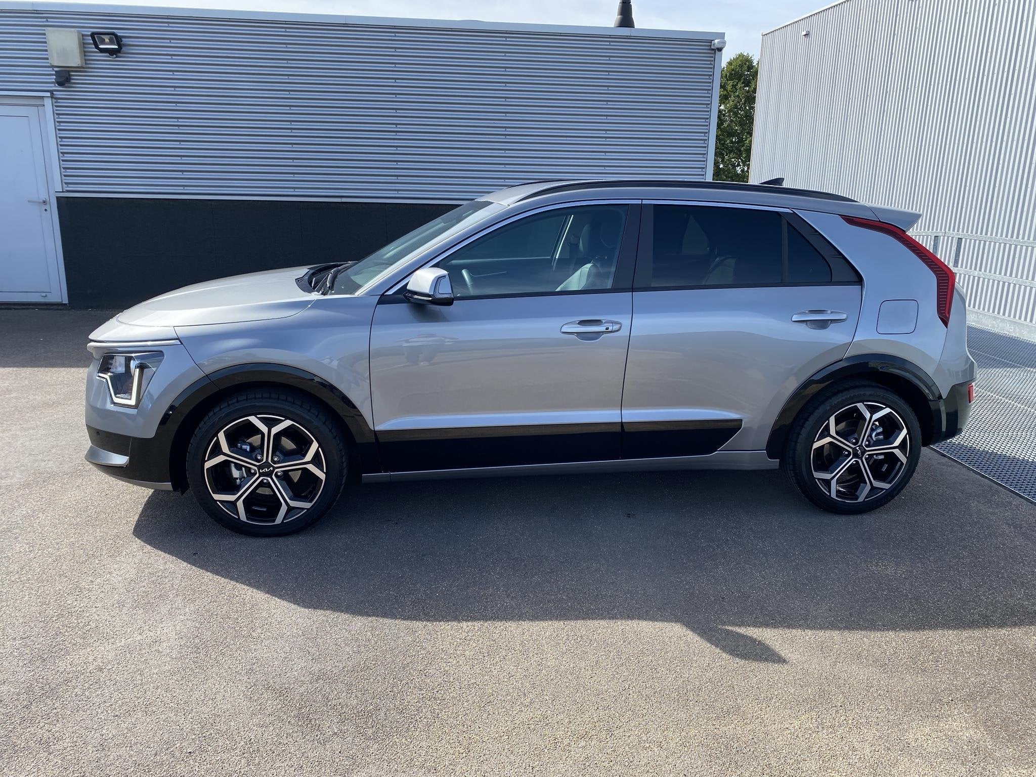 Kia Niro 1.6 GDi Hybrid DynamicLine Parkeersensoren, navigat, 1374 kg, Gebruikt, Euro 6, 129 pk
