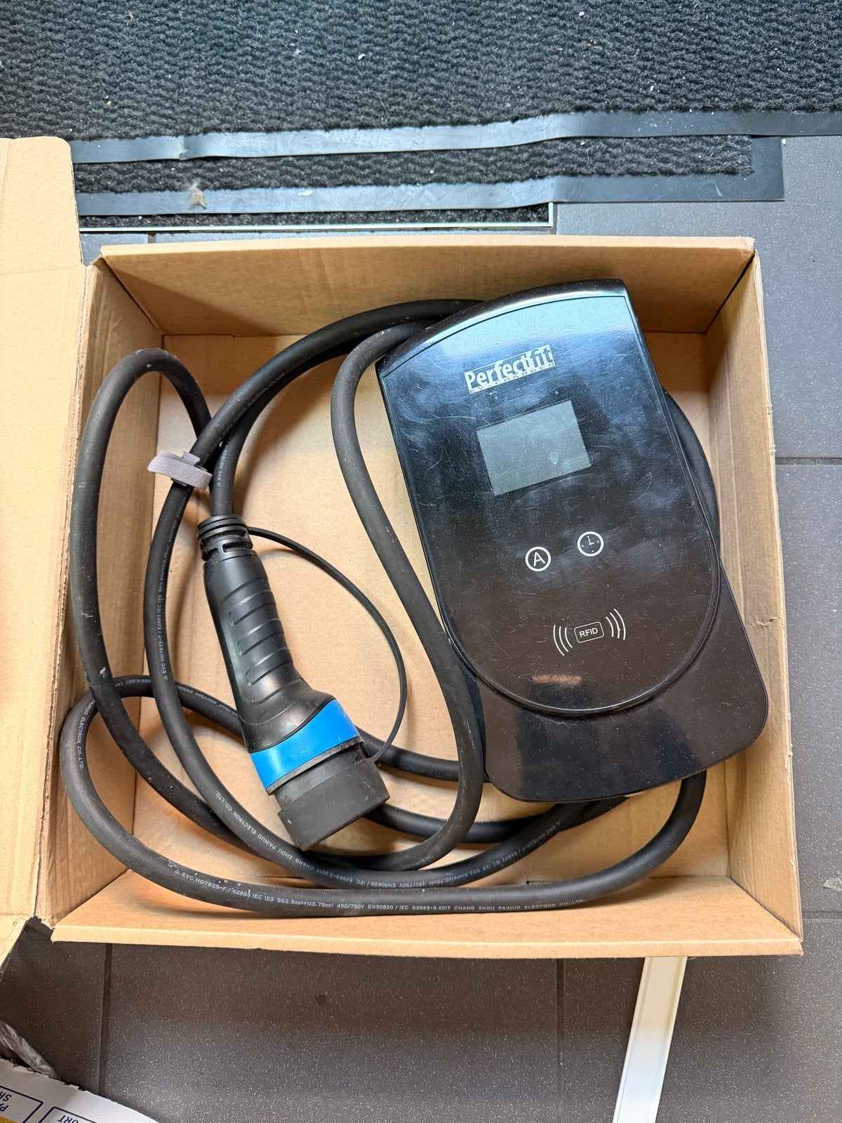 Perfectfit Wallbox EV Laadstation 415V 16A, Auto diversen, Ophalen, Gebruikt, Laadpaal en Laadkabel