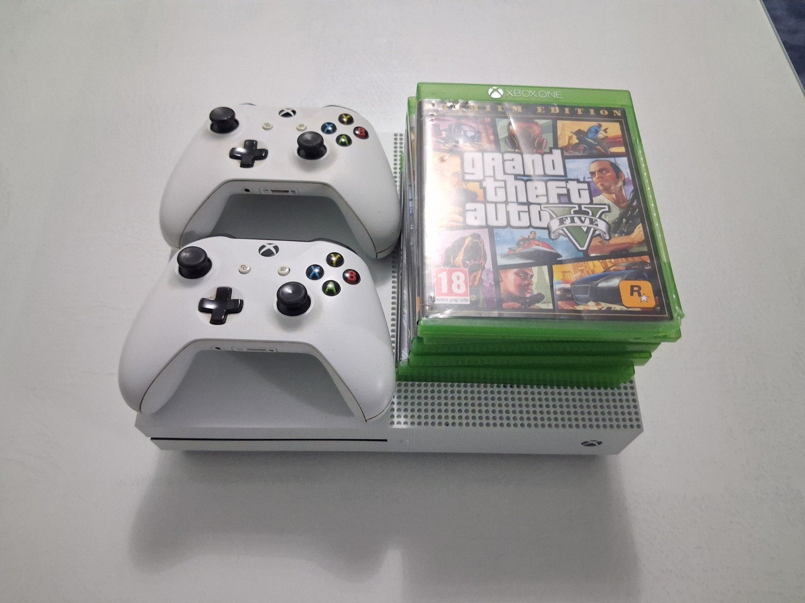 Xbox One S met 2 controllers en 6 topgames, Ophalen of Verzenden
