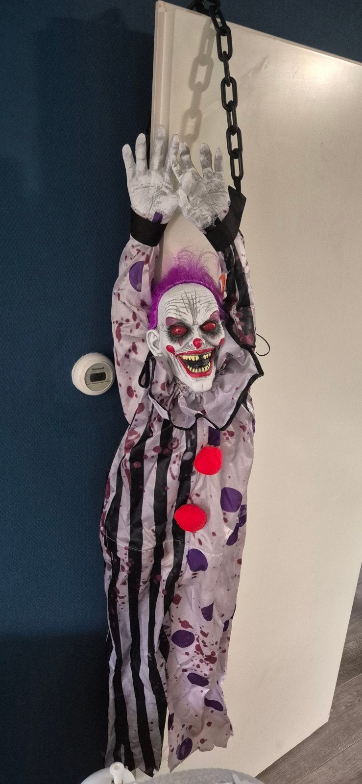 Griezelige Halloween Clown Decoratie - Hangende Pop, Ophalen of Verzenden, Zo goed als nieuw, Versiering, Halloween of Griezel