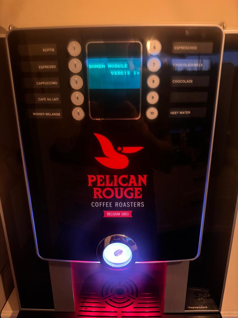 Pelican Rouge Koffiemachine, 10 kopjes of meer, Koffiemachine, Zo goed als nieuw, Koffiebonen