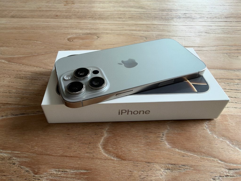 iPhone 16 Pro - Titanium 256Gb, Telecommunicatie, 88 %, Zo goed als nieuw, Zonder simlock, Grijs