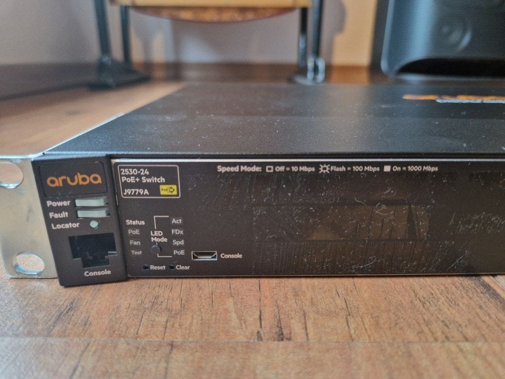 Aruba 2530-24 J9779A netwerk switch, Computers en Software, Netwerk switches, Ophalen of Verzenden, Refurbished
