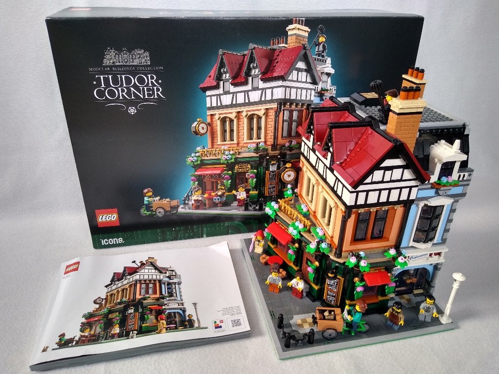 Lego Icons Modular Building 10350 Tudor Corner, Lego, Ophalen of Verzenden, Zo goed als nieuw, Icons