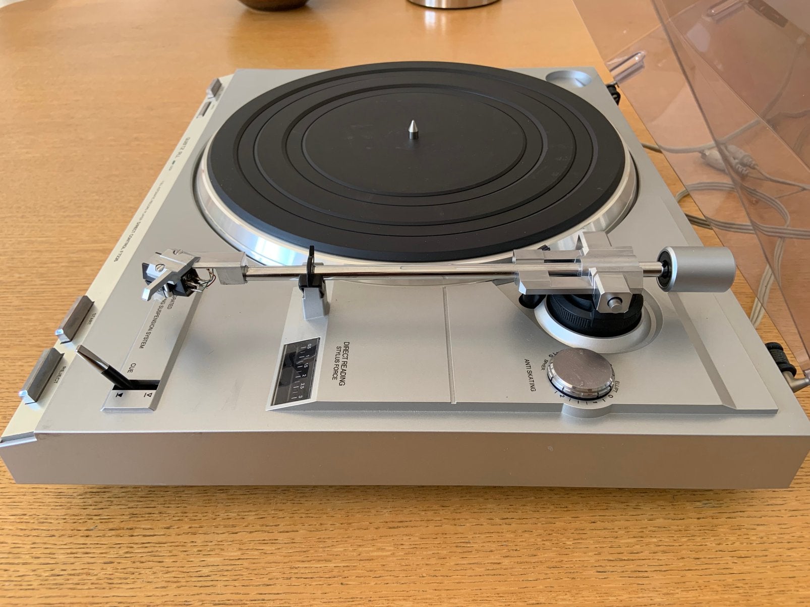 Foto 3 van PHILIPS Quartz PLL Platenspeler F7226