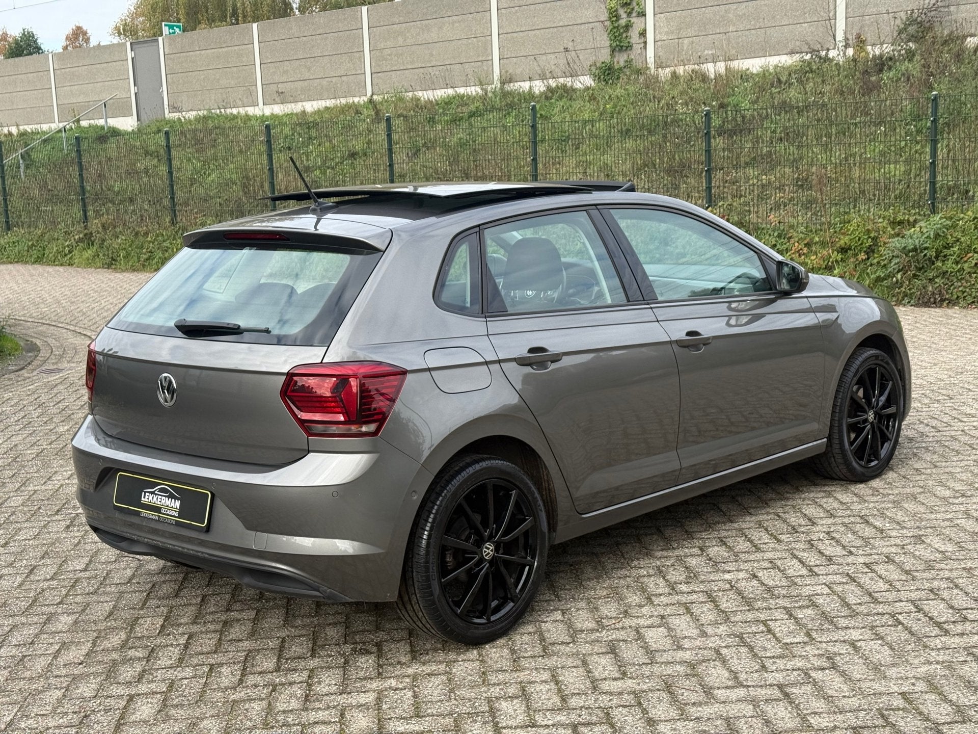 Volkswagen Polo 1.0 TSI Highline DSG I PANO I VIRTUAL DASH I, Gebruikt, 1095 kg, 116 pk, Origineel Nederlands