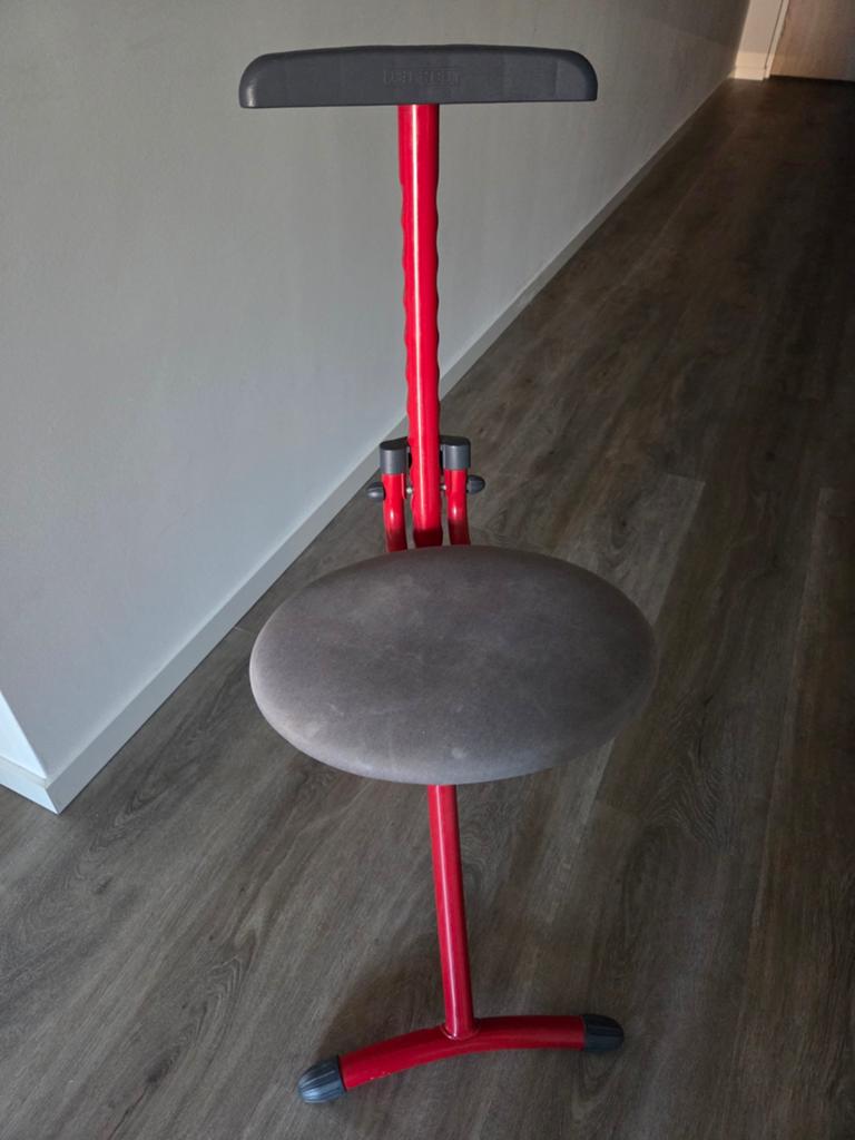 Strijkstoel - Rood met grijze zitting, Huis en Inrichting, Ophalen, Gebruikt, Stof, Ergonomisch, Modern