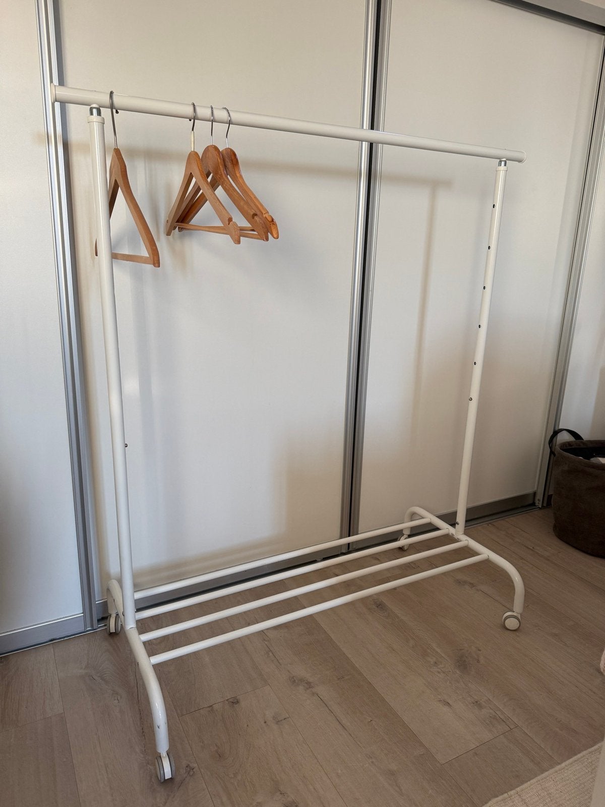 Ikea kledingrek Rigga, Ophalen, Zo goed als nieuw