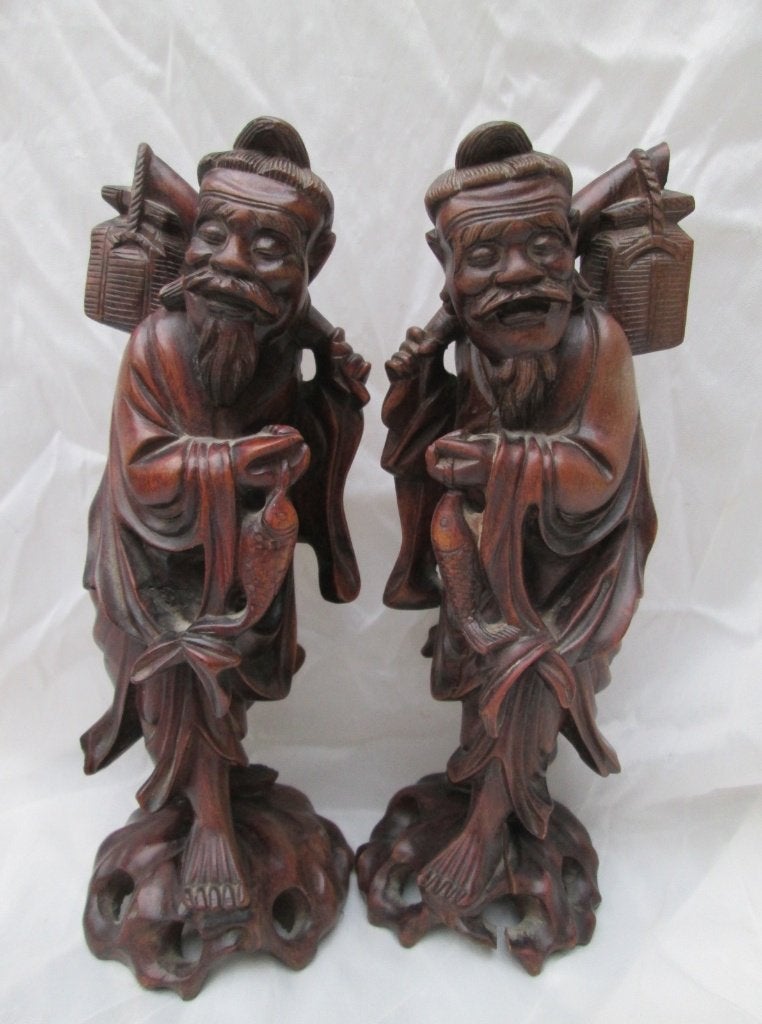 2 Identieke Chinese Hardhouten Beelden Vissers 21 cm, Ophalen of Verzenden, Handgemaakt, 20 - 50 cm, Beeld