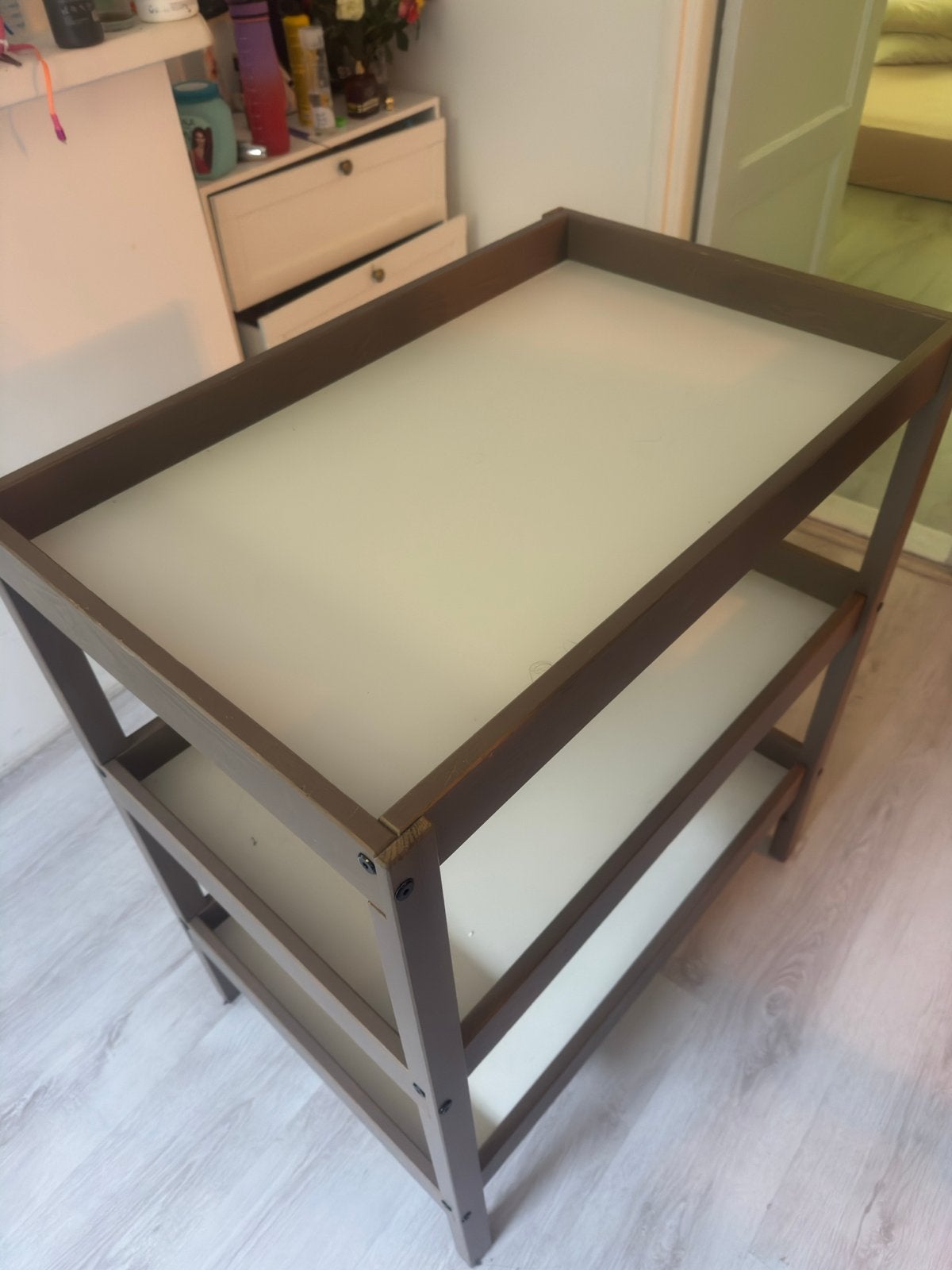 Handige baby luier tafel met opbergplanken, Ophalen, Gebruikt, Minder dan 75 cm, 50 tot 70 cm