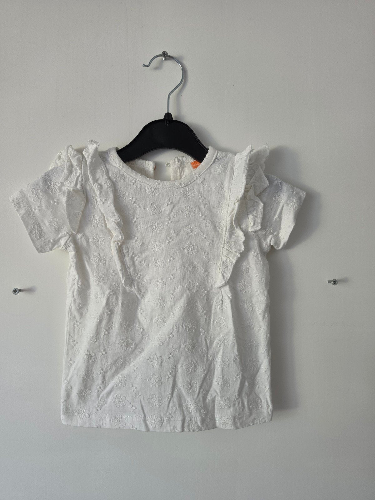 Hema wit broderie bloem shirt met ruffles maat 74, Meisje, Ophalen of Verzenden, Zo goed als nieuw, Hema